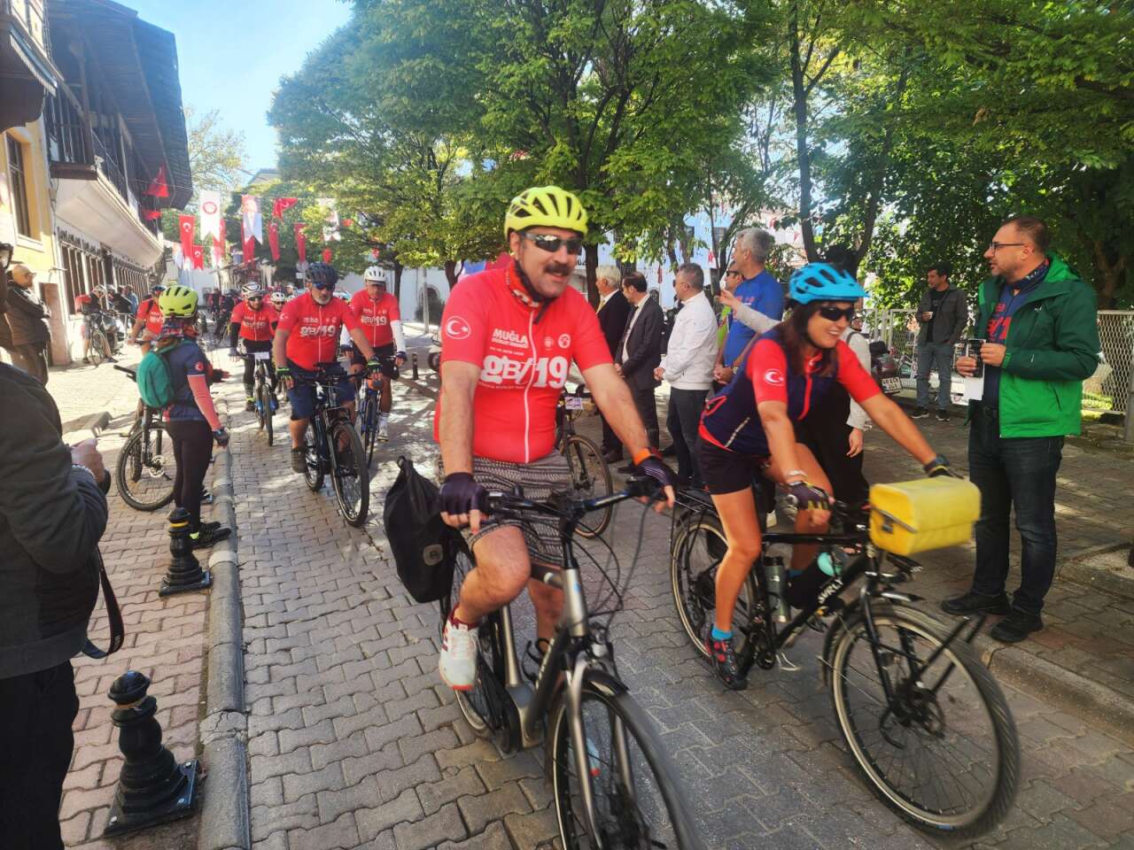 Gökova Bisiklet Turu Başladı: Muğla'nın Güzelliklerini Pedal Çevirerek Keşfedecekler 2